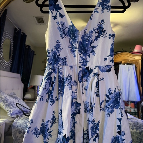 Jun & Ivy Floral Blue and White Dress - Picture 5 of 9